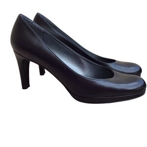 Stuart Weitzman Platswoon Black Leather Pumps